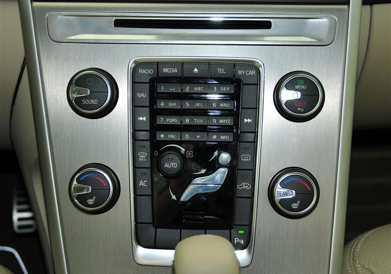 沃尔沃(进口) 沃尔沃XC60 2011款 2.0T 智雅版
