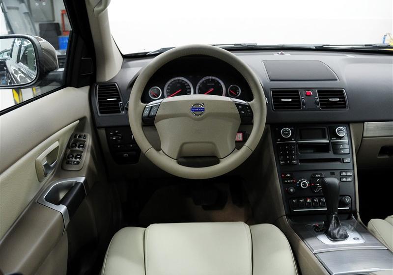 沃尔沃(进口) 沃尔沃XC90 2012款 2.5T 北欧豪华版