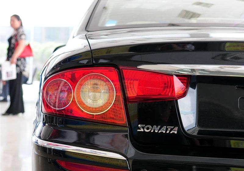 北京现代 MOINCA名驭 2009款 2.0 GL自动尊贵版