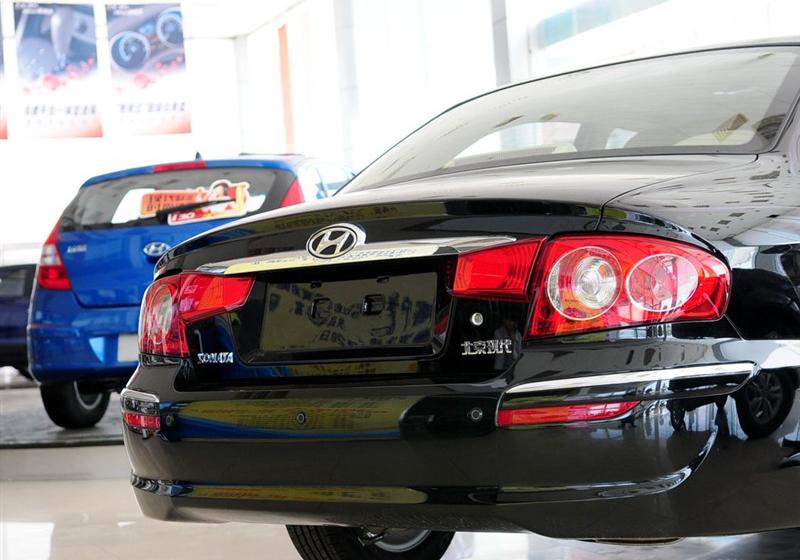 北京现代 MOINCA名驭 2009款 2.0 GL自动尊贵版