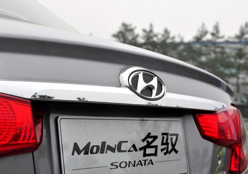 北京现代 MOINCA名驭 2009款 2.0 GL导航版