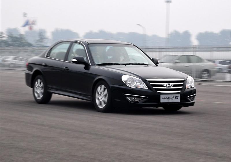 北京现代 MOINCA名驭 2009款 2.0 GL导航版