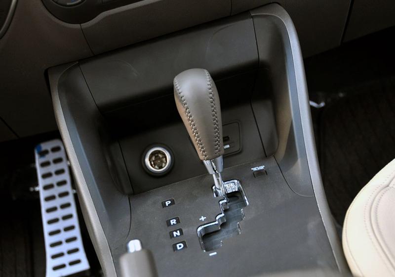 北京现代 北京现代ix35 2010款 尊贵版 2.4GLS 2WD AT
