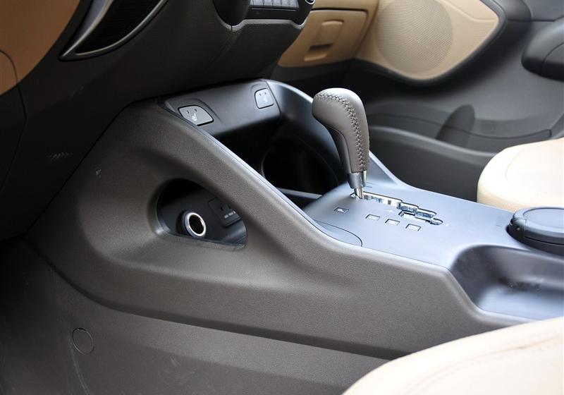 北京现代 北京现代ix35 2010款 领航版 2.4GLS 4WD AT