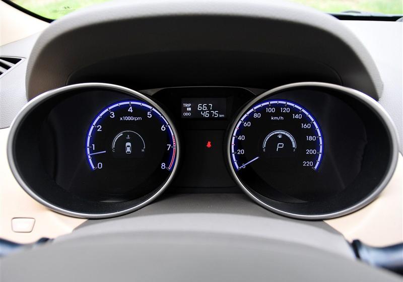 北京现代 北京现代ix35 2010款 领航版 2.4GLS 4WD AT