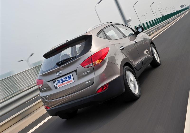 北京现代 北京现代ix35 2010款 领航版 2.4GLS 4WD AT