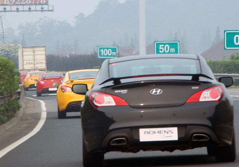 现代(进口) 劳恩斯-酷派 2009款 2.0T 豪华自动版