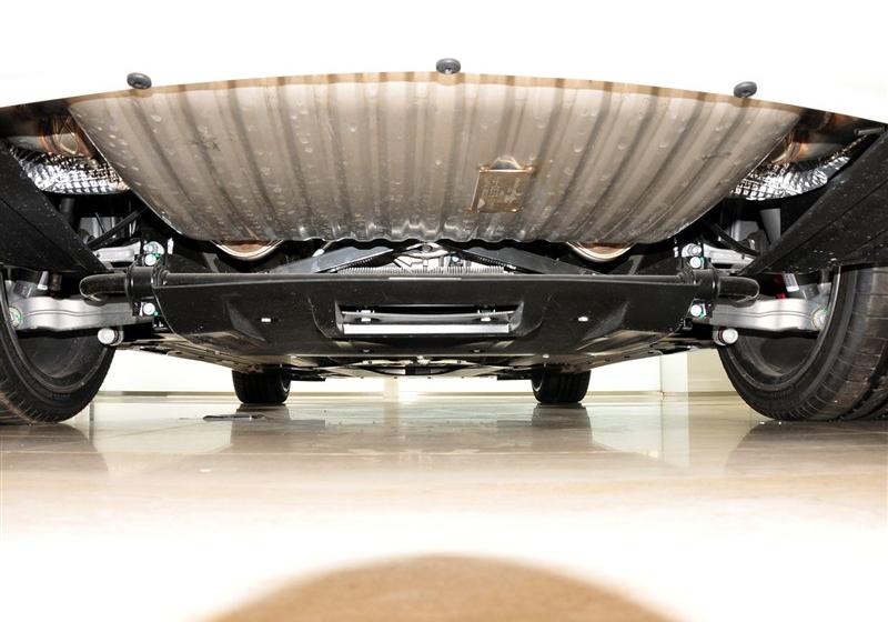 阿斯顿马丁DB9  2011款 6.0 Touchtronic Volante