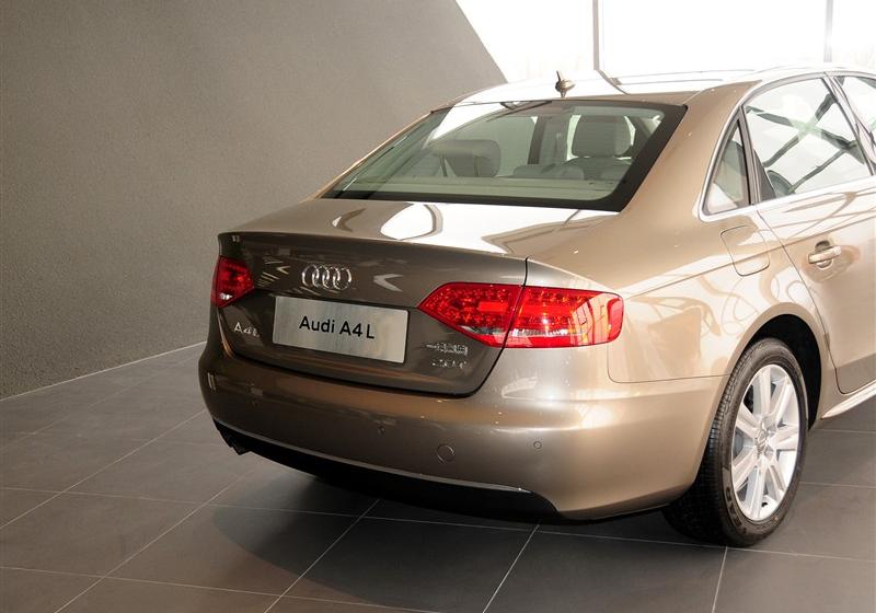 奥迪A4L  2011款 2.0 TFSI 豪华型