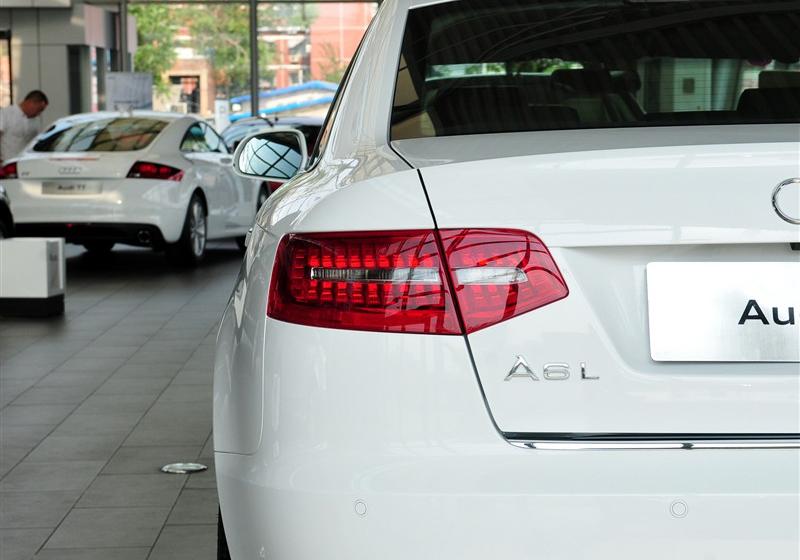 奥迪A6L  2011款 2.4 舒适型