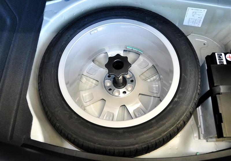 奥迪A6L  2011款 2.4 舒适型