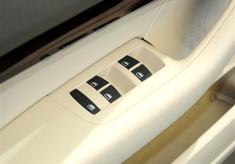 奥迪A6L  2011款 2.8 FSI 舒适型