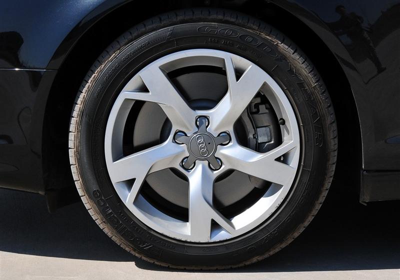 奥迪A6L  2011款 3.0 TFSI quattro 豪华型