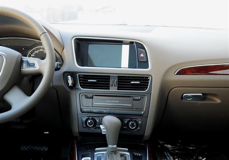 奥迪Q5  2011款 2.0TSI 舒适型