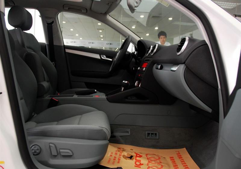 奥迪A3  2010款 Sportback 1.4T 豪华型