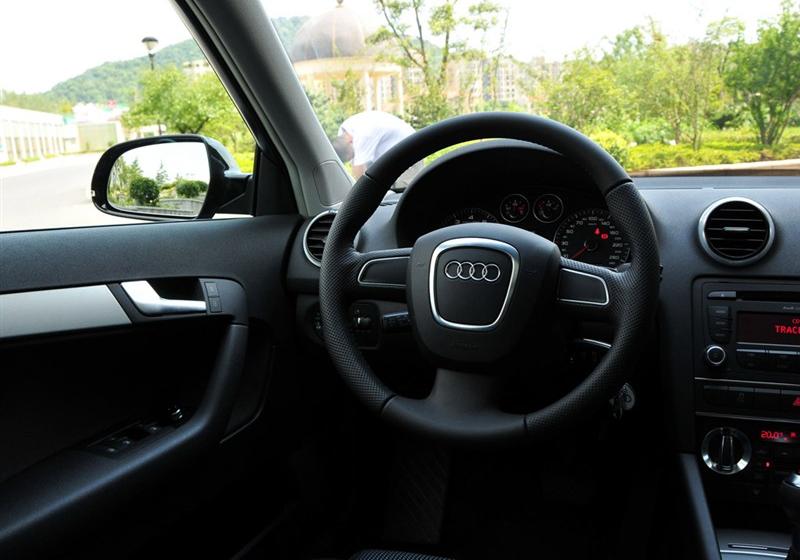 奥迪A3  2010款 Sportback 1.8T 豪华型