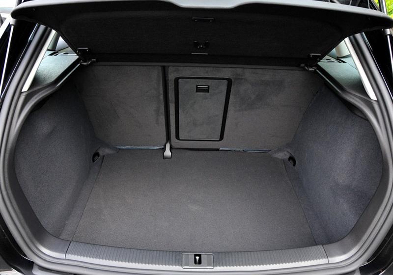 奥迪A3  2010款 Sportback 1.8T 豪华型