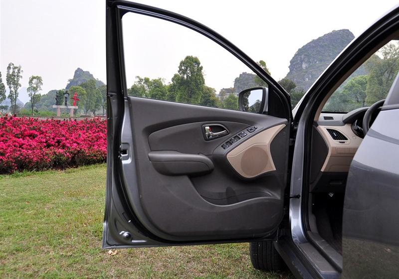 北京现代ix35  2010款 精英版 2.0GLS 2WD AT