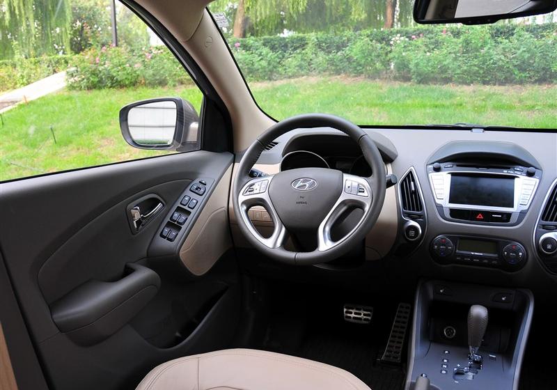 北京现代ix35  2010款 领航版 2.4GLS 4WD AT