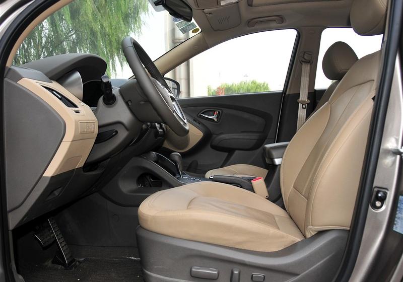 北京现代ix35  2010款 领航版 2.4GLS 4WD AT