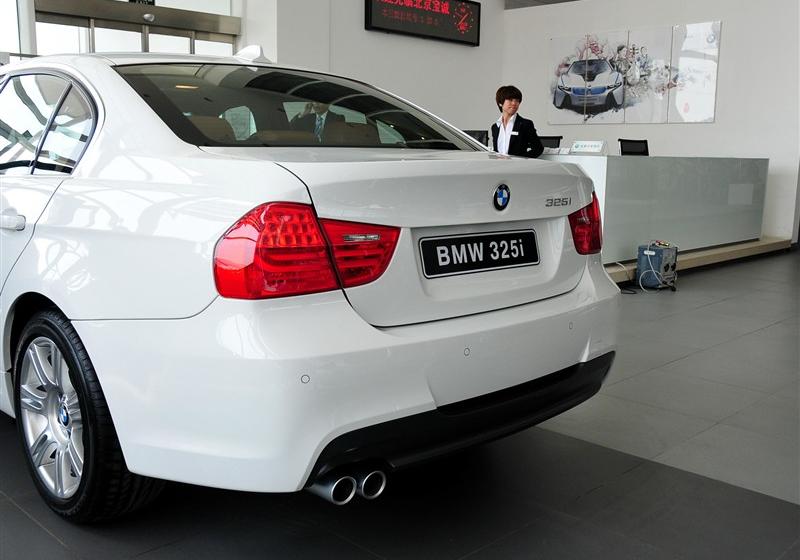 宝马3系  2011款 325i M运动型