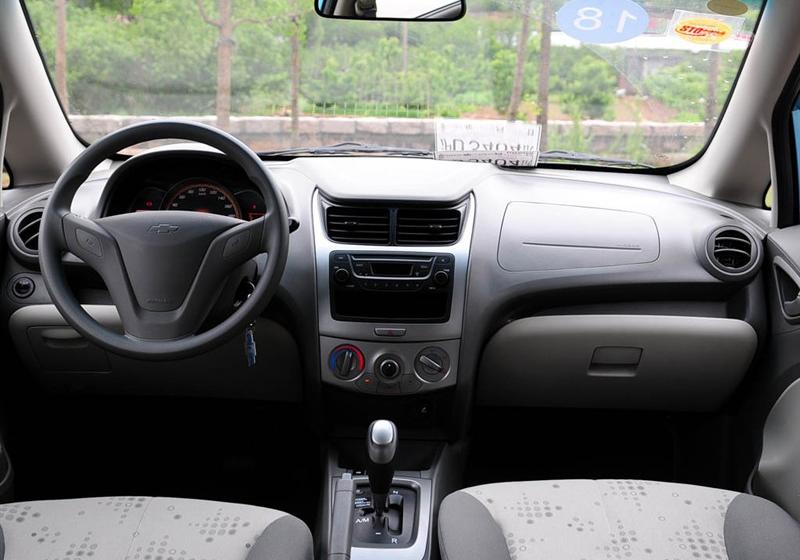 赛欧  2010款 两厢 1.2L EMT理想版