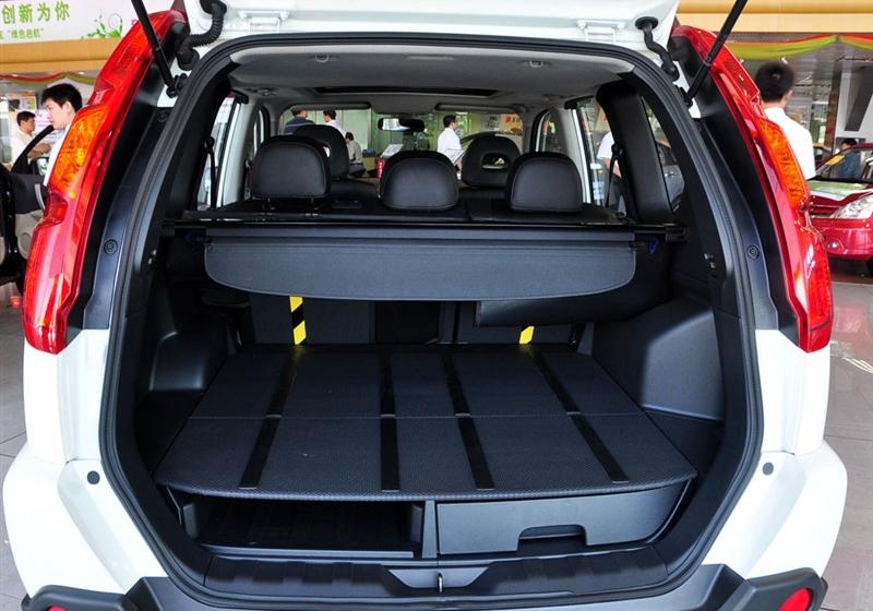 奇骏  2010款 2.5L XV 至尊版 CVT 4WD