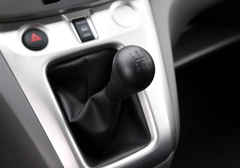 日产NV200  2011款 1.6 尊雅型 232座