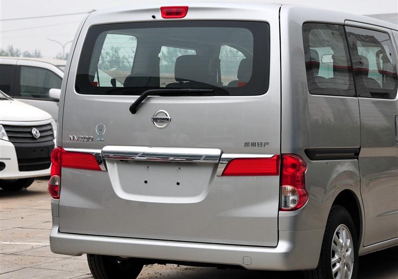 日产NV200  2011款 1.6 尊贵型 223座