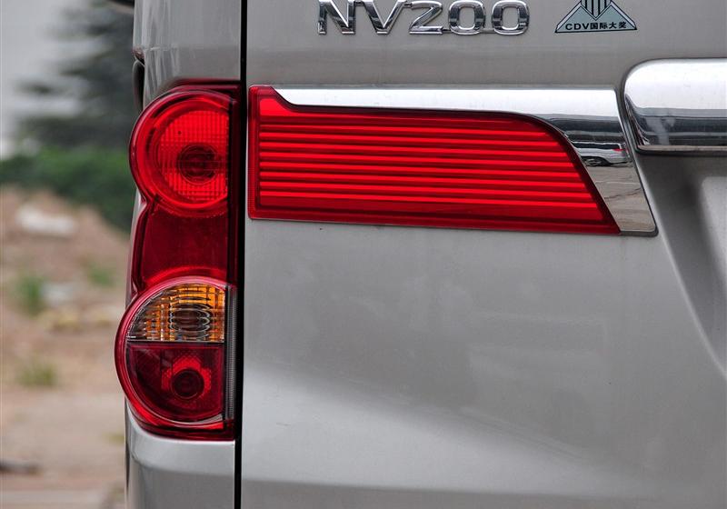 日产NV200  2011款 1.6 尊贵型 223座
