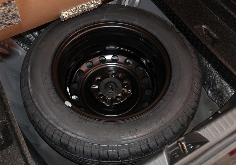 比亚迪F6  2011款 黄金版 1.8L MT尊享型