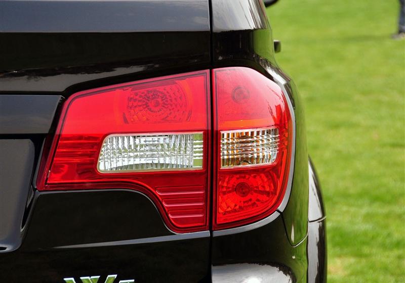 荣威W5  2011款 3.2L 4WD 尊域版