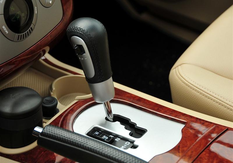 荣威W5  2011款 3.2L 4WD 尊域版