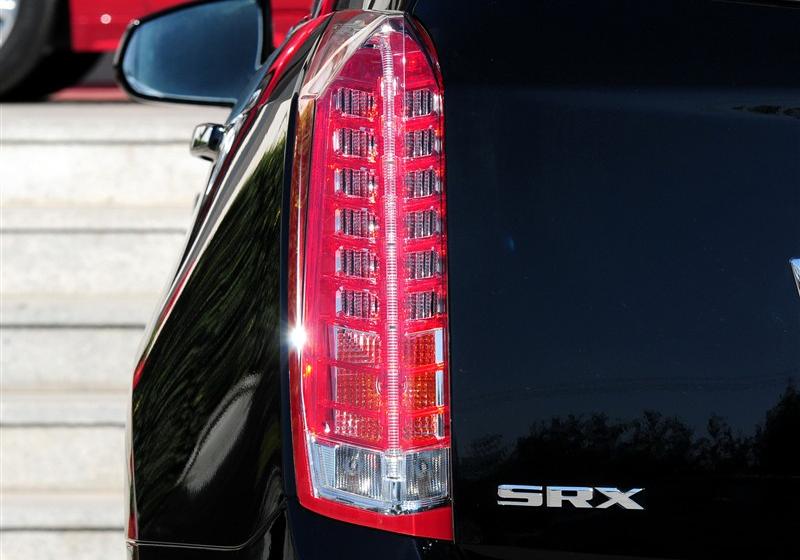 凯迪拉克SRX  2011款 3.0L 旗舰版
