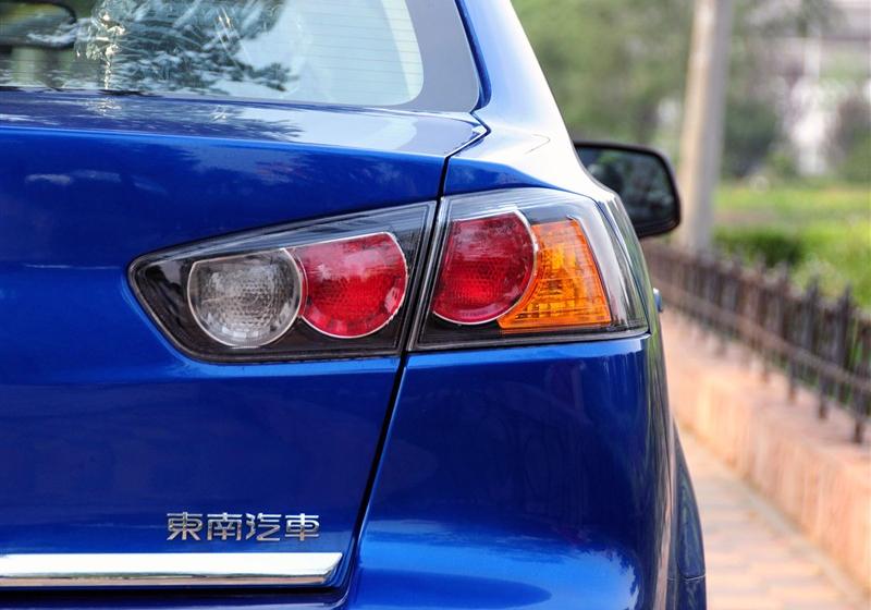 三菱翼神  2011款 1.8L 致尚版豪华型MT