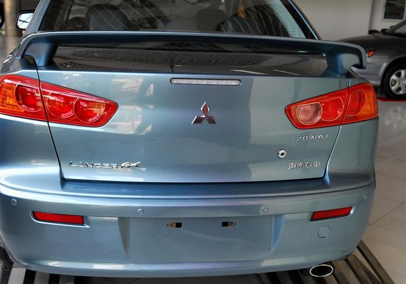 三菱翼神  2010款 2.0L 运动版豪华型MT