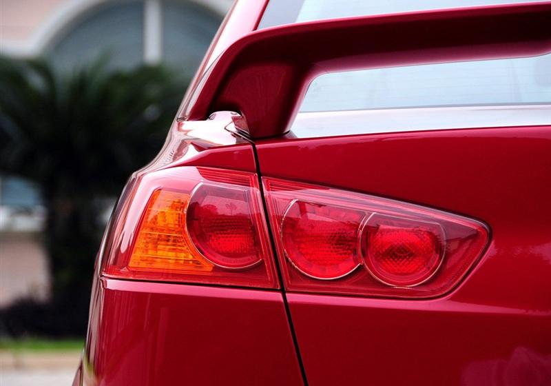三菱翼神  2010款 2.0L 运动版旗舰型CVT