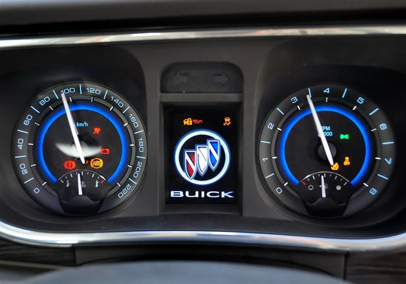 别克GL8  2011款 3.0L XT豪华商务旗舰版
