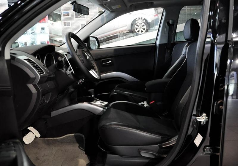 OUTLANDER EX  2010款 劲界 3.0 精英GT版