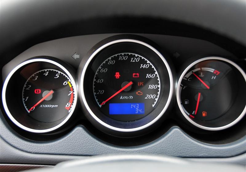 威麟X5  2011款 2.0T 两驱精英型