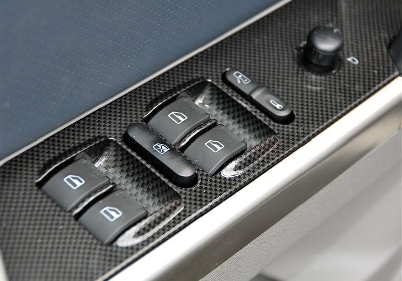 威麟X5  2011款 2.0T 两驱精英型