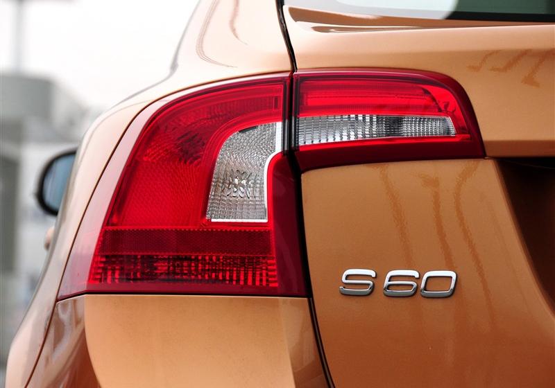 沃尔沃S60  2011款 2.0T 智雅版