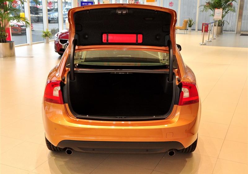 沃尔沃S60  2011款 2.0T 智尊版