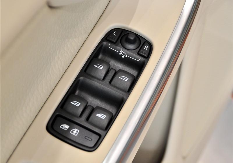 沃尔沃S60  2011款 2.0T 智尊版
