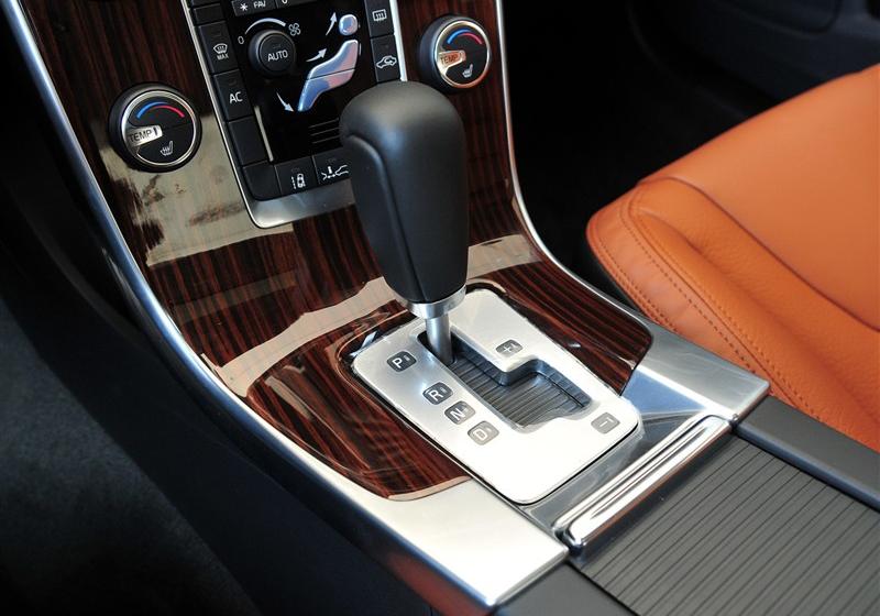 沃尔沃S60  2011款 3.0 T6 AWD 智尊版