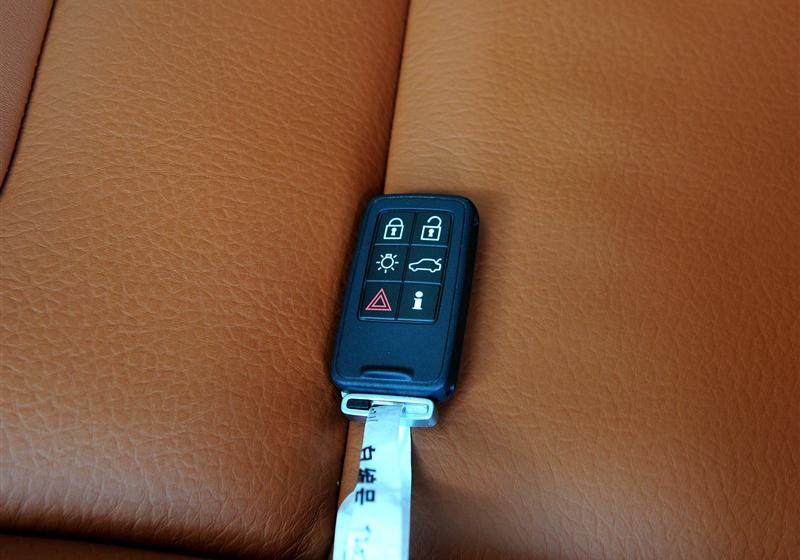 沃尔沃S60  2011款 3.0 T6 AWD 智尊版