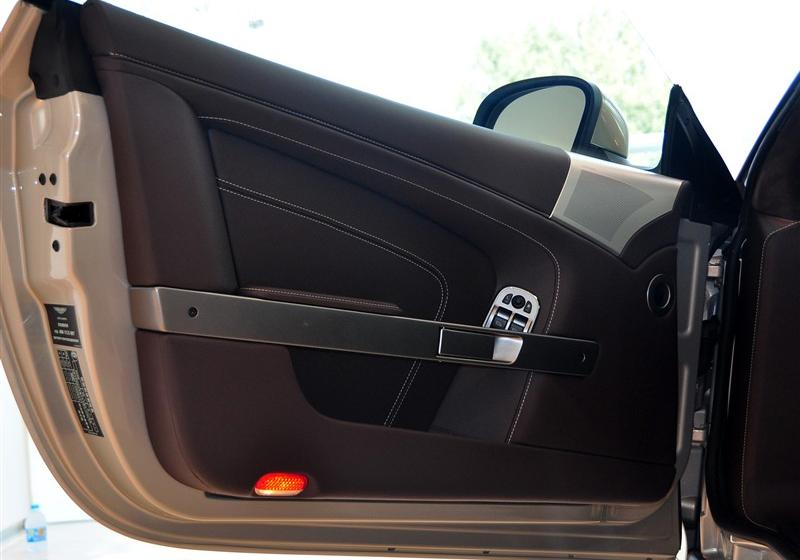 阿斯顿·马丁 Virage 2012款 6.0 Coupe