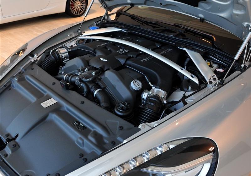 阿斯顿·马丁 Virage 2012款 6.0 Coupe
