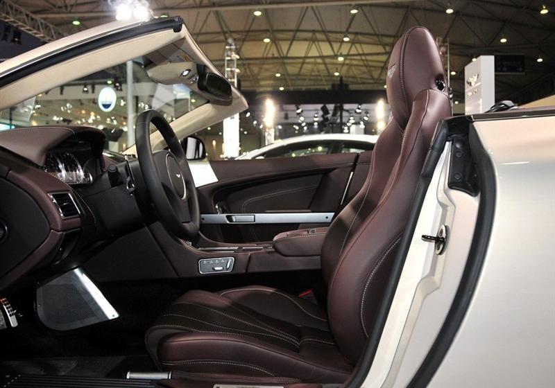 阿斯顿·马丁 Virage 2012款 6.0 Volante