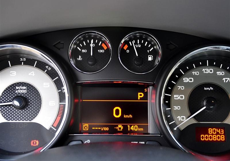 标致(进口) 标致RCZ 2011款 1.6T 豪华运动型